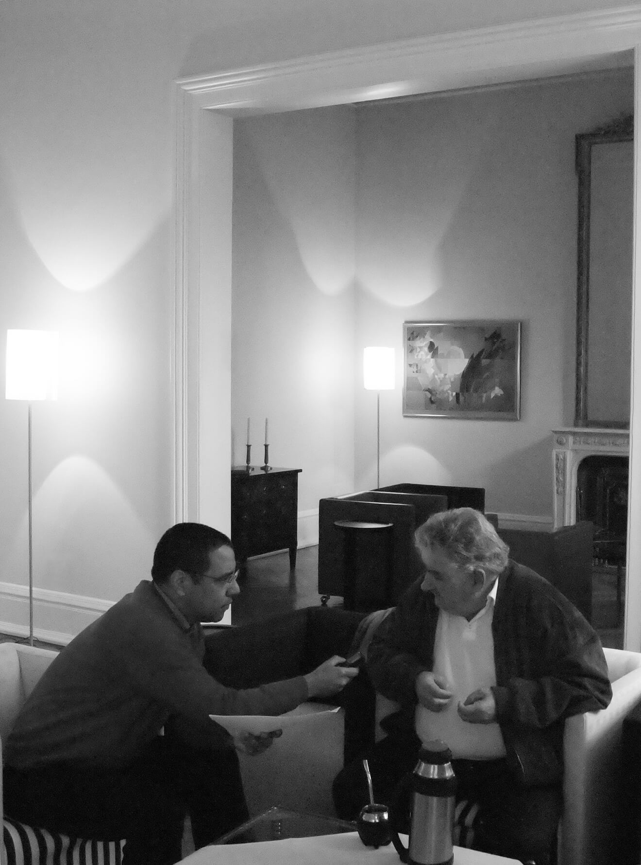 Evan Romero im Gespräch mit José “Pepe” Mujica